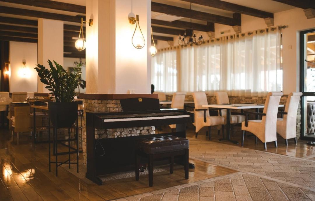 Hotel Marshal Nikšić Εξωτερικό φωτογραφία